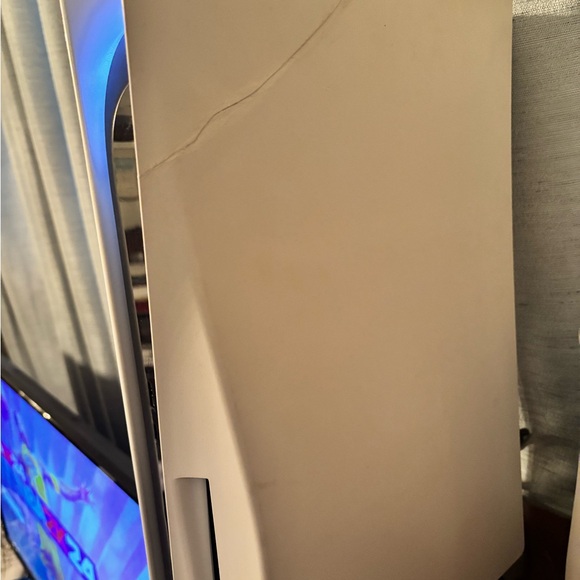 PlayStation 5 - Picture 4 of 4